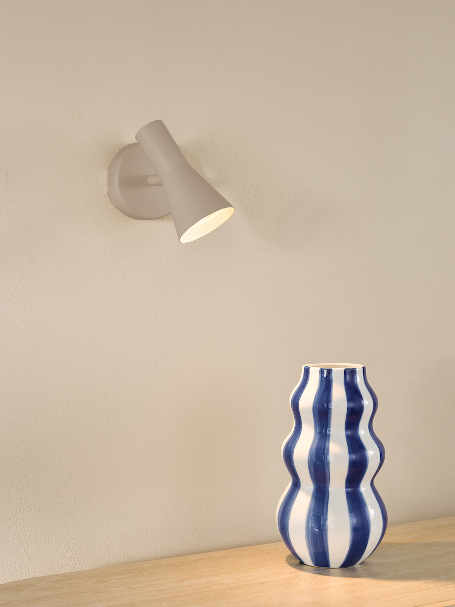 Arnel Single Spotlight Arnel Single Spotlight